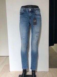 goodmorninguniverselana-20